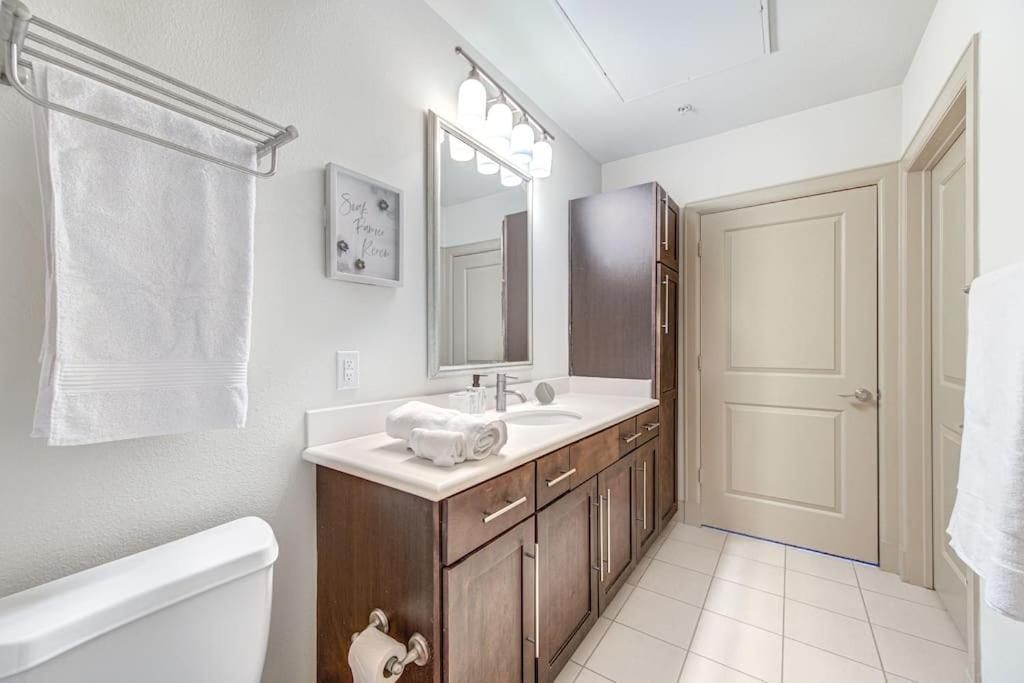 Chic 1Br Near Nrg With Pool Wifi Freeparking Houston Exterior foto