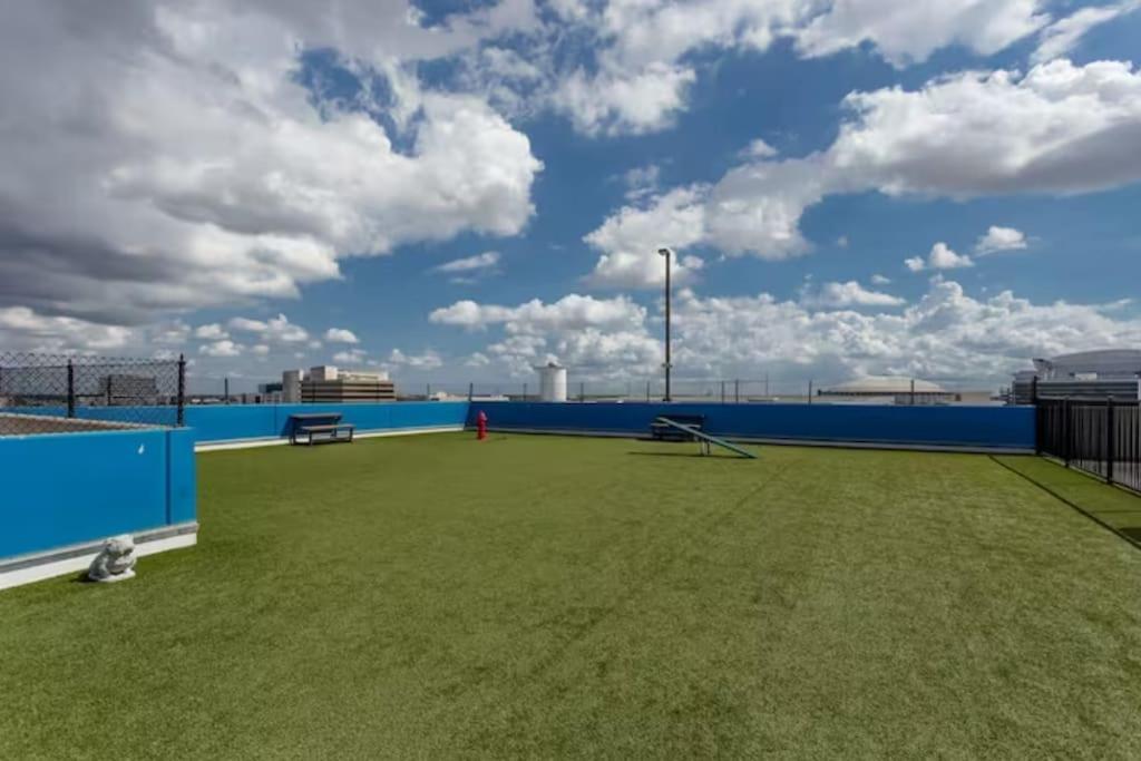 Chic 1Br Near Nrg With Pool Wifi Freeparking Houston Exterior foto