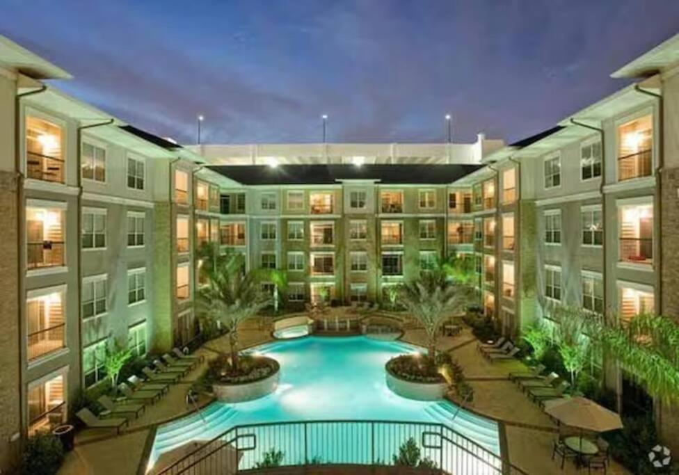 Chic 1Br Near Nrg With Pool Wifi Freeparking Houston Exterior foto
