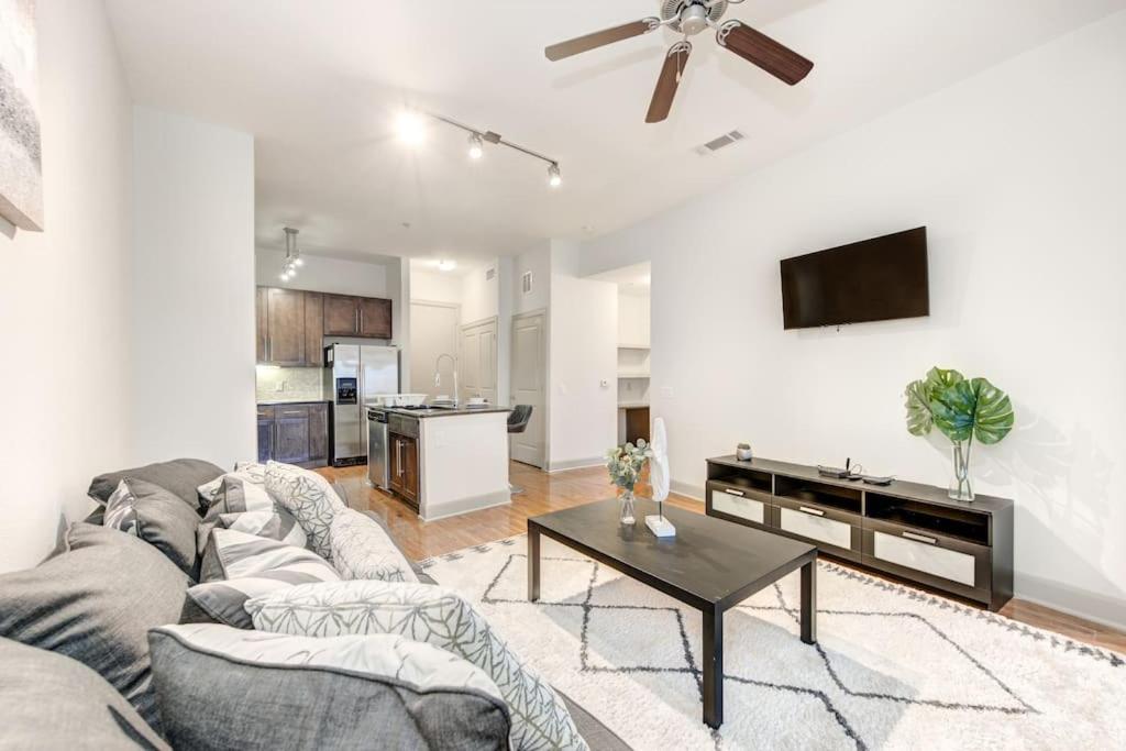 Chic 1Br Near Nrg With Pool Wifi Freeparking Houston Exterior foto